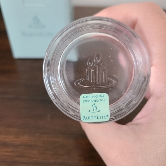 NOS NIB PartyLite Circles Frosted White Glass Spiral Design Votive Candle Holder - Picture 7 of 9